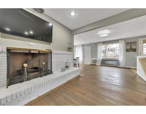 374 Springfield St, Springfield, MA 01107 photo 16