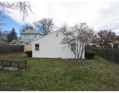 57 Campechi St, Springfield, MA 01104 photo 3