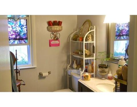 57 Campechi St, Springfield, MA 01104 photo 8