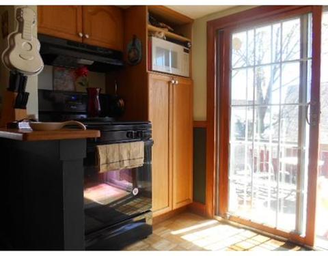 32 Thorne St, Worcester, MA 01604 photo 7