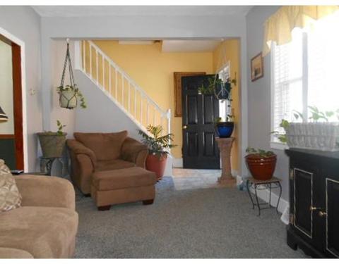 32 Thorne St, Worcester, MA 01604 photo 4