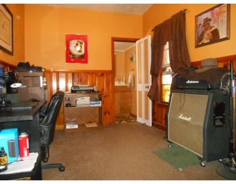 32 Thorne St, Worcester, MA 01604 photo 11