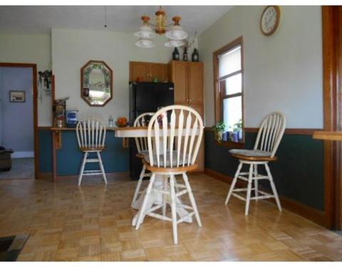 32 Thorne St, Worcester, MA 01604 photo 6