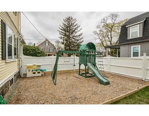 10 Smith St, Marblehead, MA 01945 photo 6