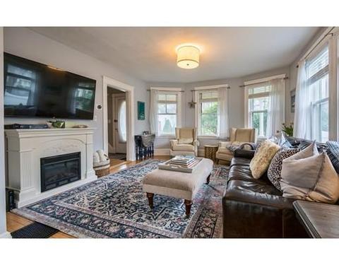 10 Smith St, Marblehead, MA 01945 photo 9