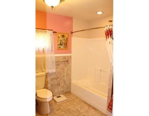 74 Andrew St, Springfield, MA 01109 photo 17