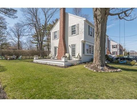 2 Oceanside Dr, Beverly, MA 01915 photo 3