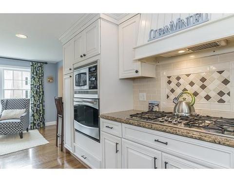2 Oceanside Dr, Beverly, MA 01915 photo 9