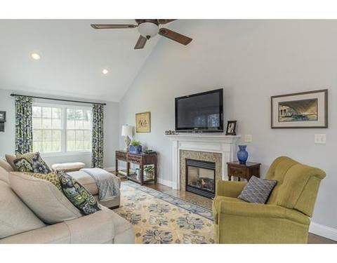 2 Oceanside Dr, Beverly, MA 01915 photo 10