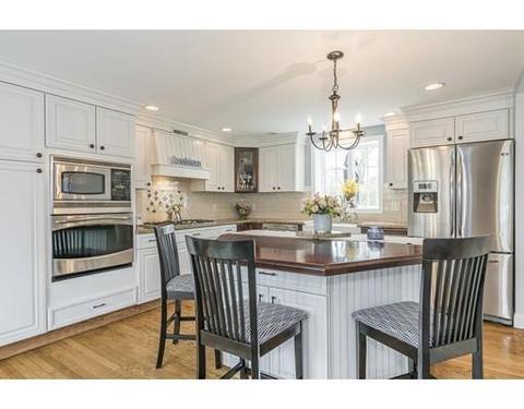 2 Oceanside Dr, Beverly, MA 01915 photo 8
