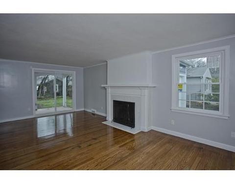93 Haskin St, Springfield, MA 01109 photo 10