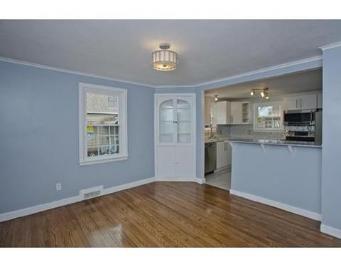 93 Haskin St, Springfield, MA 01109 photo 9