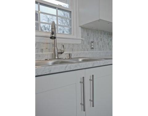 93 Haskin St, Springfield, MA 01109 photo 6
