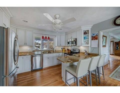 16 Spring St, Wakefield, MA 01880 photo 9