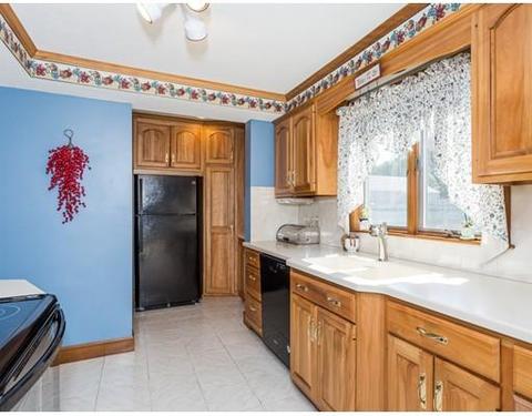 40 Oregon St, Springfield, MA 01118 photo 11