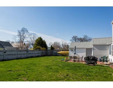 40 Oregon St, Springfield, MA 01118 photo 4
