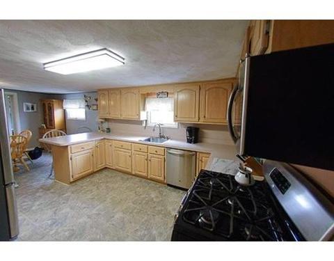 17 Forest Ave, Dracut, MA 01826 photo 3