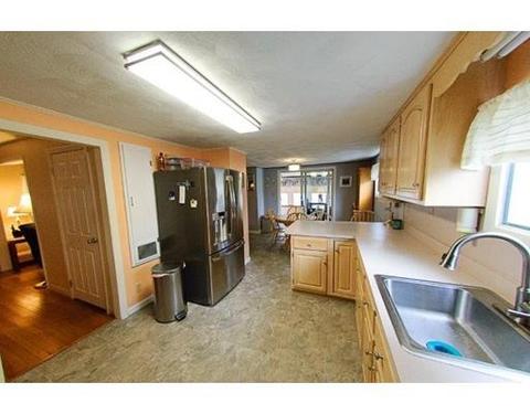 17 Forest Ave, Dracut, MA 01826 photo 4