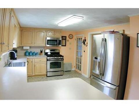 17 Forest Ave, Dracut, MA 01826 photo 2