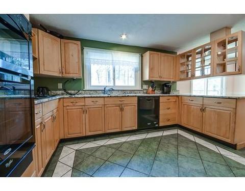 17 Thomas St, Dedham, MA 02026 photo 3