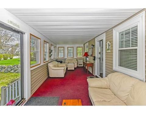 323 Mount Vernon St, Dedham, MA 02026 photo 2