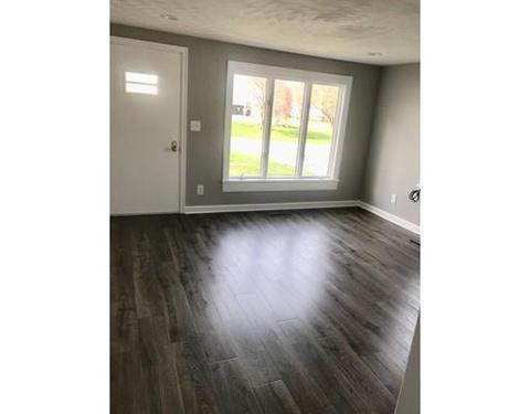 2 Sandra Ln, Dudley, MA 01571 photo 4
