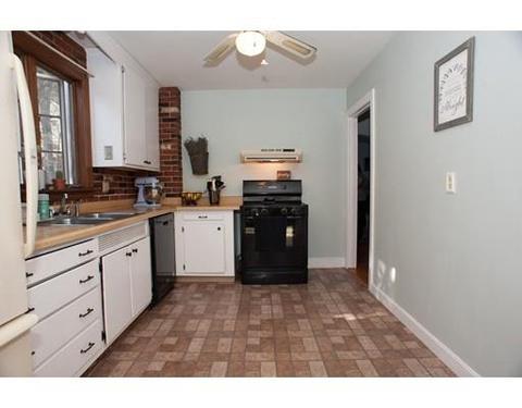 6 Ralph St, Worcester, MA 01605 photo 4