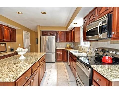22 Cadman Rd, Mendon, MA 01756 photo 10