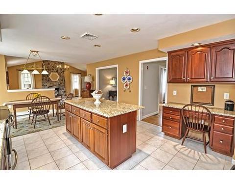 22 Cadman Rd, Mendon, MA 01756 photo 8