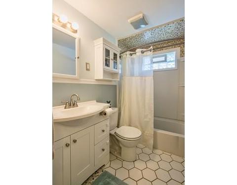 4 Robinson Rd, Beverly, MA 01915 photo 9
