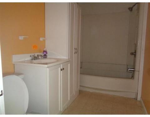 582 Armory St, Springfield, MA 01104 photo 11