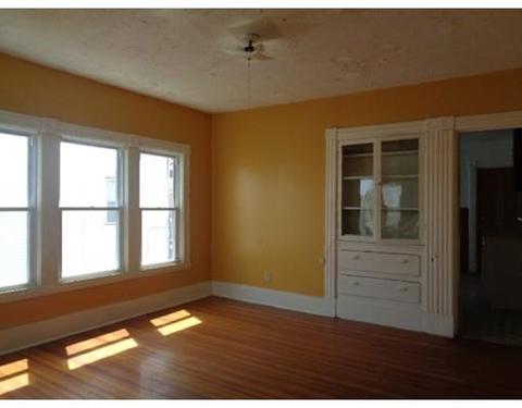 582 Armory St, Springfield, MA 01104 photo 13