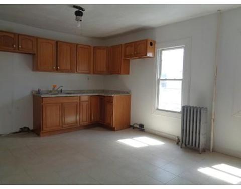 582 Armory St, Springfield, MA 01104 photo 7