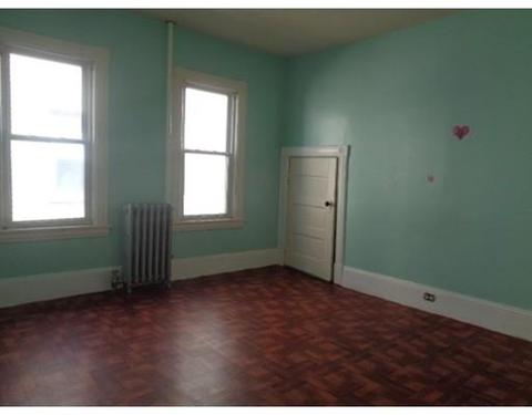 582 Armory St, Springfield, MA 01104 photo 10