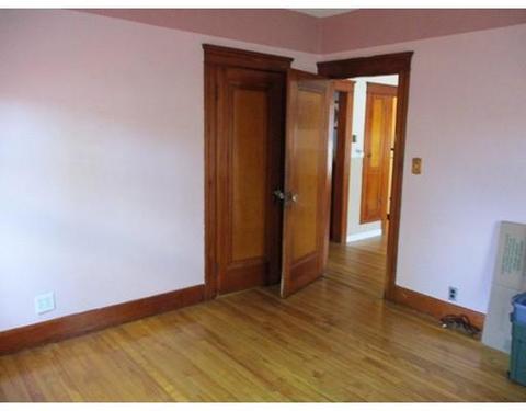 4 Minots St, Worcester, MA 01604 photo 8