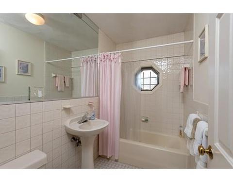 30 Canavan Dr, Braintree, MA 02184 photo 16