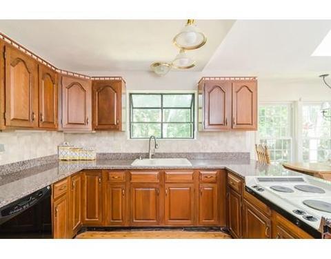 30 Canavan Dr, Braintree, MA 02184 photo 3