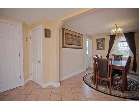 69 Abbott St, Springfield, MA 01118 photo 11