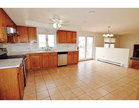22 Concetta Sass Dr, Randolph, MA 02368 photo 2