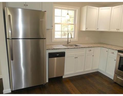 511 E State St, Granby, MA 01033 photo 3