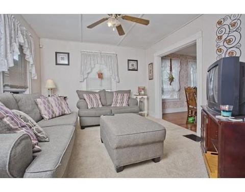 27 Governor St, Springfield, MA 01104 photo 4