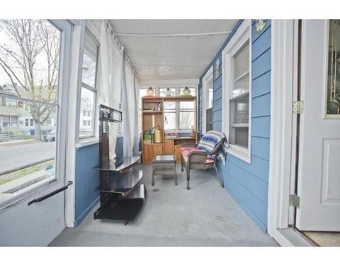 27 Governor St, Springfield, MA 01104 photo 12