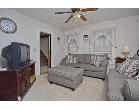 27 Governor St, Springfield, MA 01104 photo 3