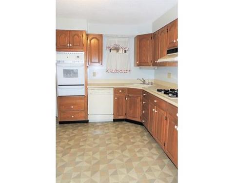 52 Carnavon Cir, Springfield, MA 01109 photo 7
