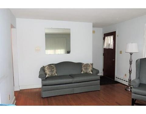 52 Carnavon Cir, Springfield, MA 01109 photo 4