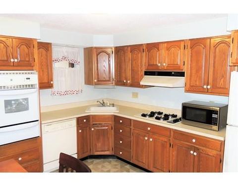 52 Carnavon Cir, Springfield, MA 01109 photo 6