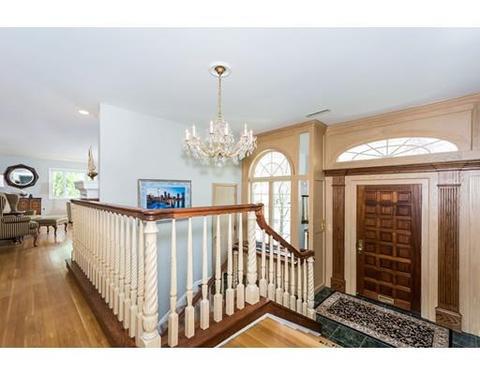 17 Ellis Dr, Worcester, MA 01609 photo 4