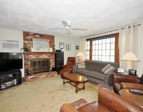 28 Rickey Dr, Maynard, MA 01754 photo 2