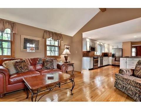 28 Davis Ln, Reading, MA 01867 photo 13