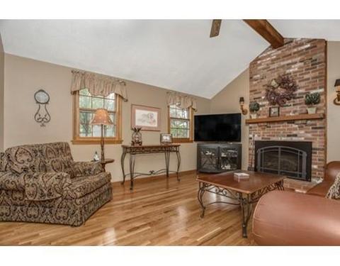 28 Davis Ln, Reading, MA 01867 photo 14